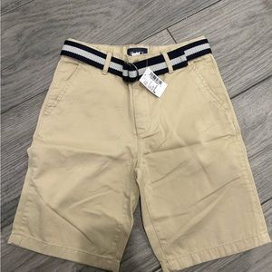 Children’s Place Chino khaki shorts with belt, new with tag Boys size 8